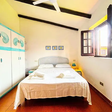 Prázdninový dům Casa Delle Meraviglie - Beachfront *
